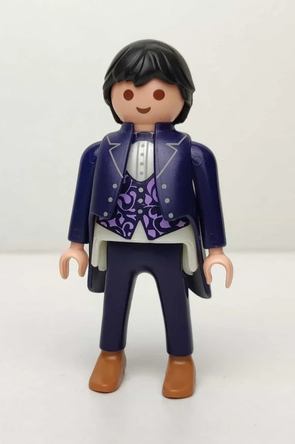 Novio con chaqué azul marino