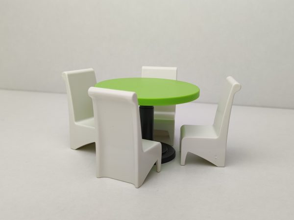 Mesa redonda verde con sillas blancas de Playmobil