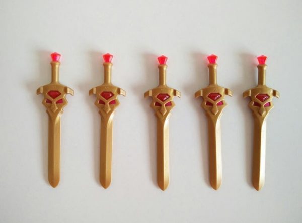 Lote 6 espadas doradas con rubíes de Playmobil
