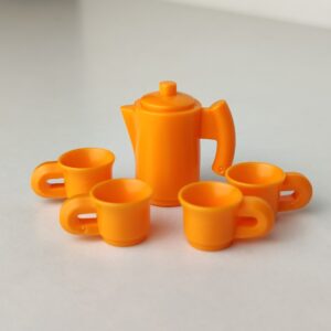 Lote de jarra con 4 tazas de color naranja