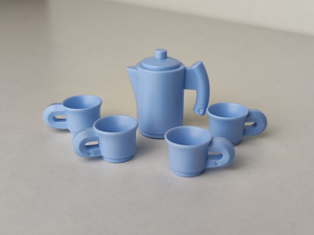 Lote de jarra con 4 tazas de color azul
