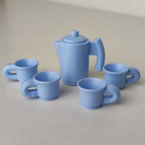 Lote de jarra con 4 tazas de color azul