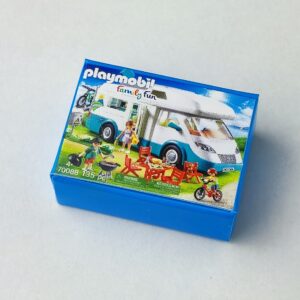 Cajita en miniatura de juguetes autocaravana