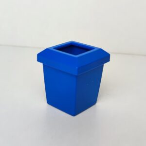 Papelera de reciclaje de color azul