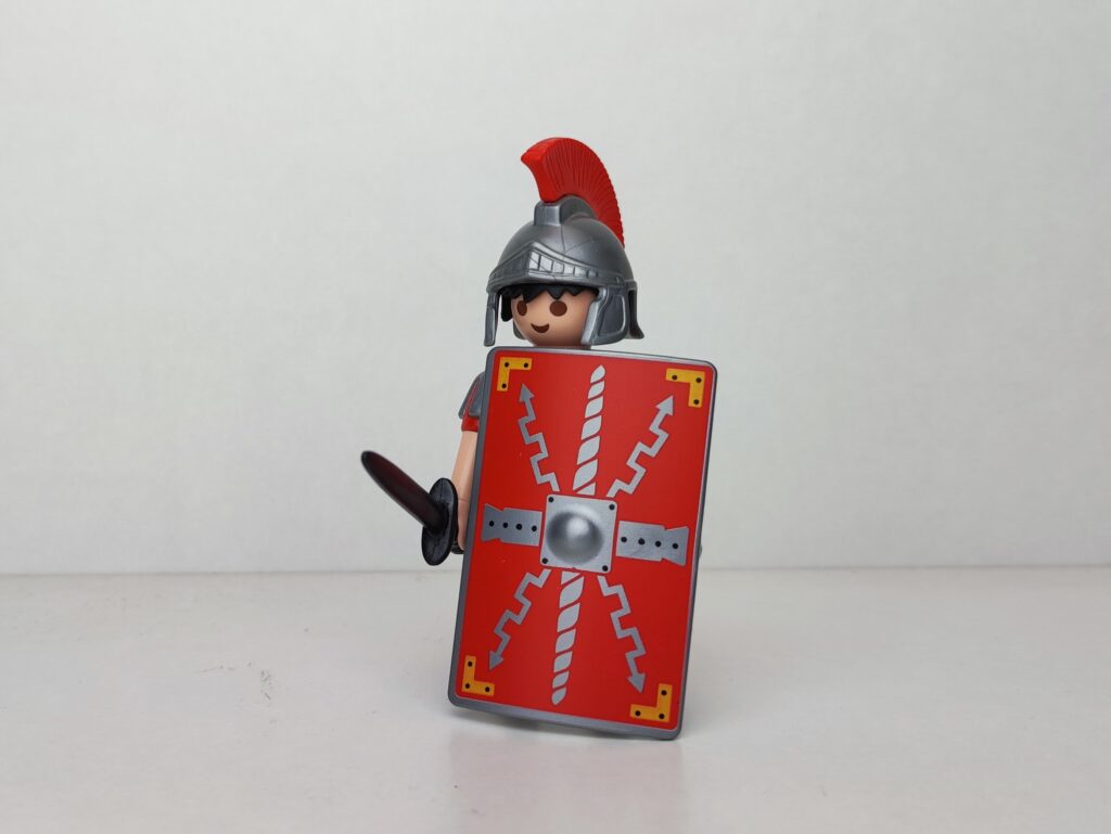 Romano con escudo y espada