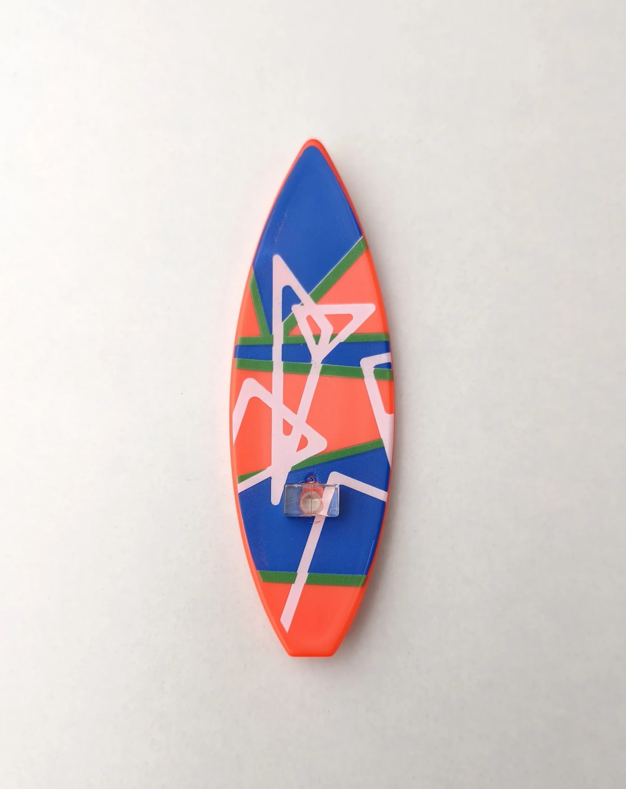 Tabla de surf rosa con azul